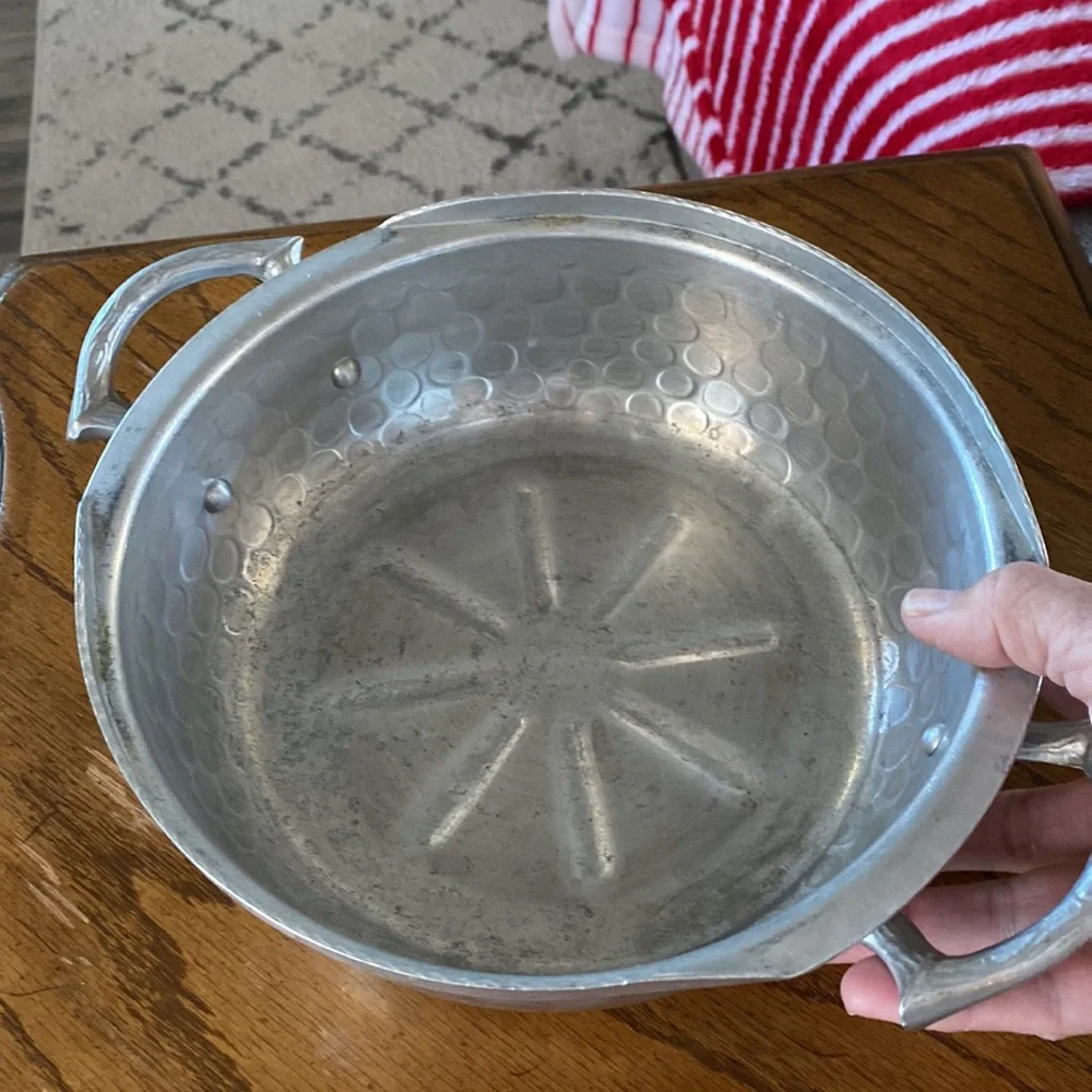 Vintage Everlast Hand Forged Aluminum Casserole Bowl with Lid 8” Interior